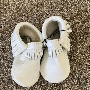Freshly Picked Moccasins size 5